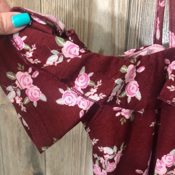 Poof New York Floral Top off the shoulder sleeve - Picture 6 of 6